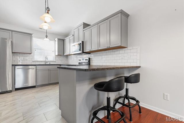 12 Quiet Meadow Court, St Peters, MO 63376