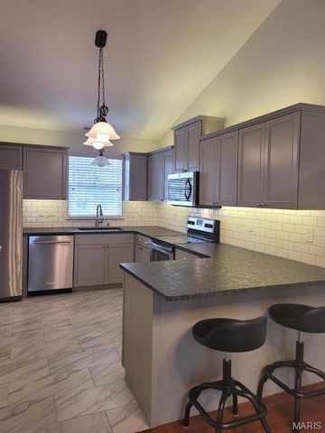 12 Quiet Meadow Court, St Peters, MO 63376