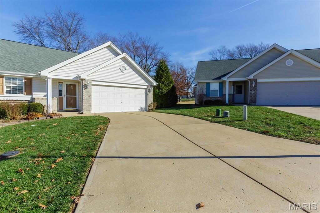 12 Quiet Meadow Court, St Peters, MO 63376
