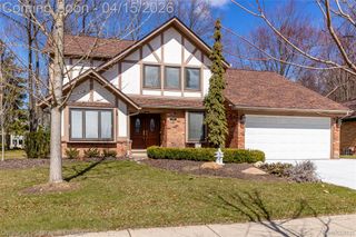 2695 Ronald Drive, Troy, MI 48085