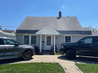 59 Wolcott Road N, Levittown, NY 11756