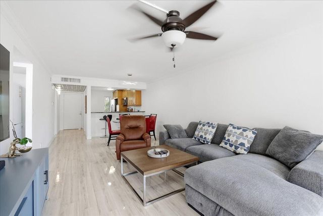 16 Royal Palm Way 205, Boca Raton, FL 33432