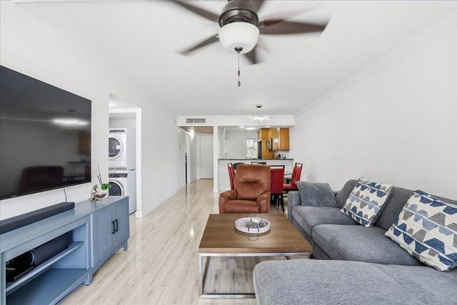 16 Royal Palm Way 205, Boca Raton, FL 33432