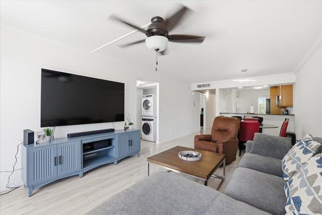 16 Royal Palm Way 205, Boca Raton, FL 33432