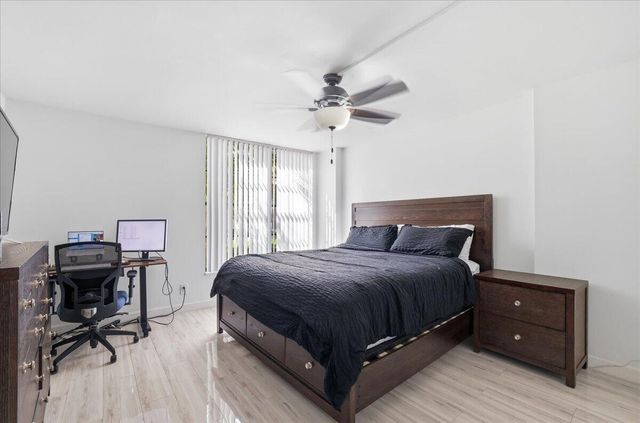 16 Royal Palm Way 205, Boca Raton, FL 33432