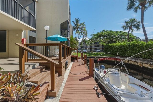 16 Royal Palm Way 205, Boca Raton, FL 33432