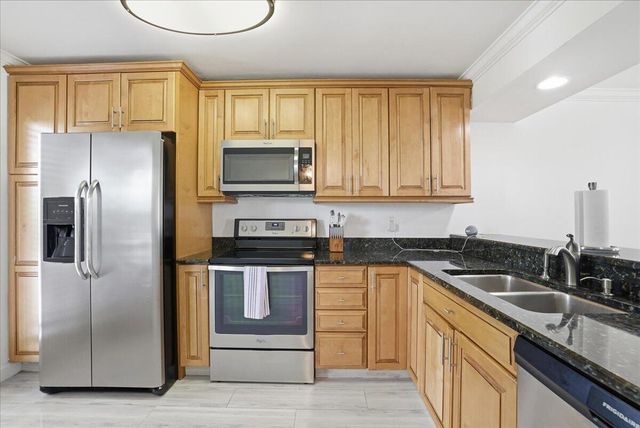 16 Royal Palm Way 205, Boca Raton, FL 33432