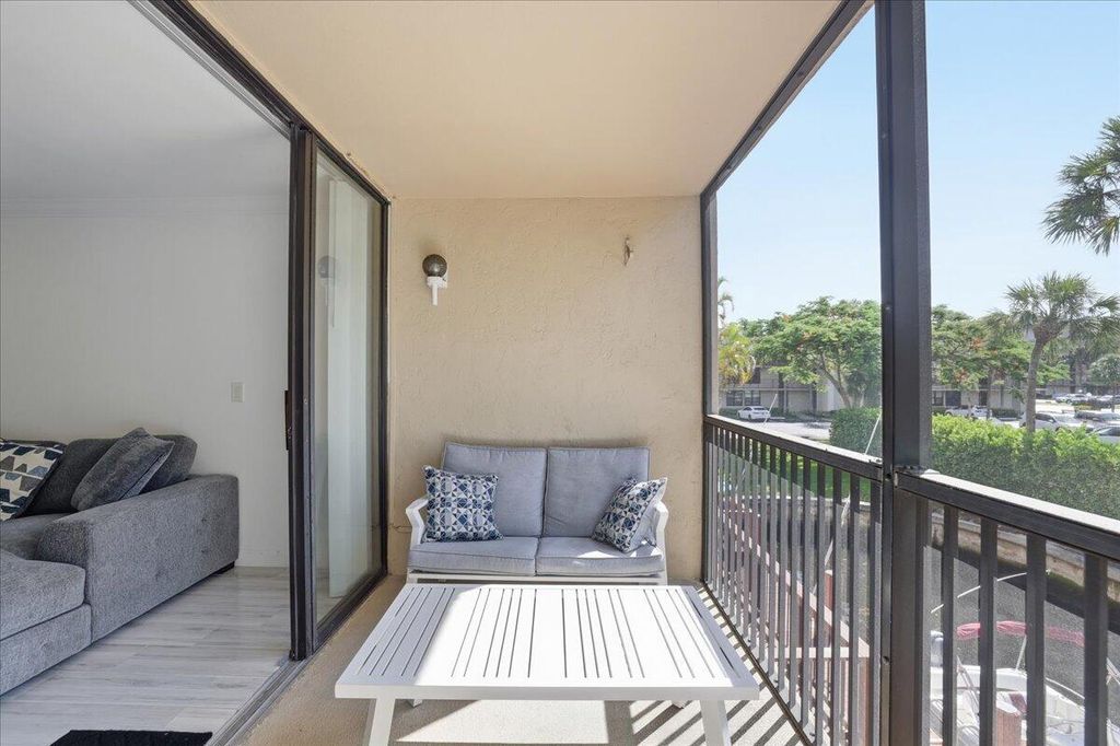 16 Royal Palm Way 205, Boca Raton, FL 33432