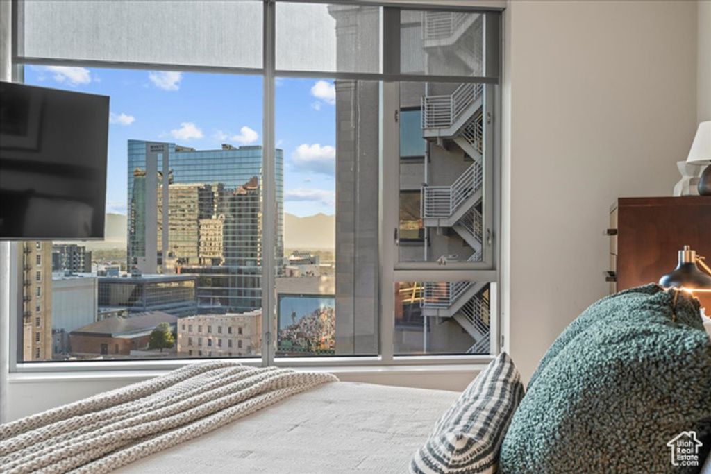 Image 15 of property listing at 35 E 100 S #807, Salt Lake City, UT 84111
