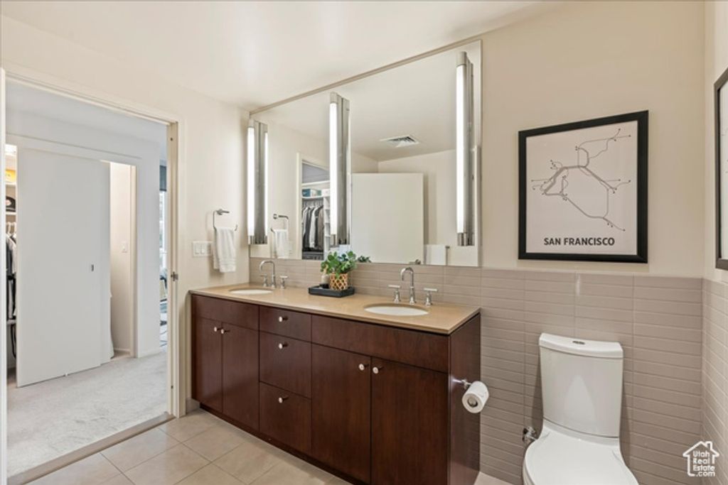 Image 21 of property listing at 35 E 100 S #807, Salt Lake City, UT 84111