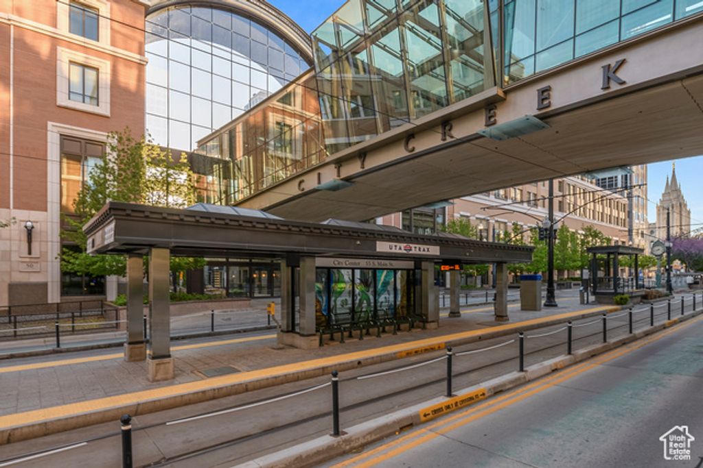 Image 28 of property listing at 35 E 100 S #807, Salt Lake City, UT 84111