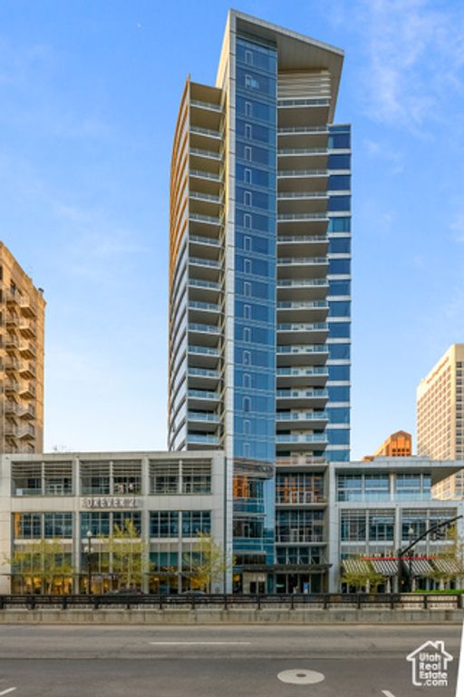 Image 30 of property listing at 35 E 100 S #807, Salt Lake City, UT 84111
