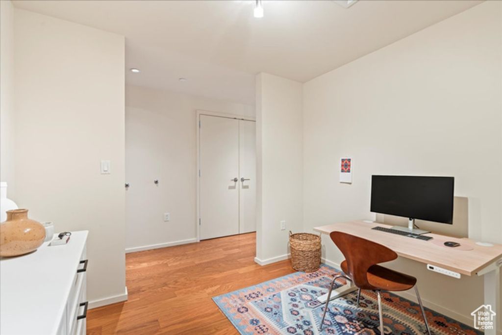 Image 4 of property listing at 35 E 100 S #807, Salt Lake City, UT 84111