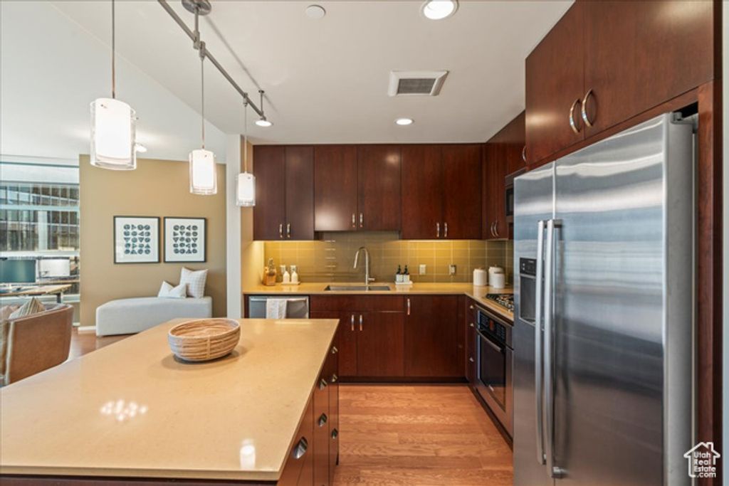 Image 7 of property listing at 35 E 100 S #807, Salt Lake City, UT 84111