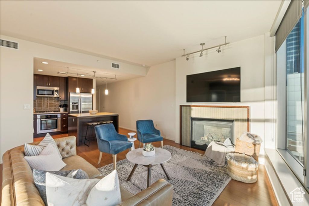Image 10 of property listing at 35 E 100 S #807, Salt Lake City, UT 84111