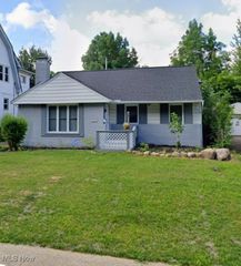 14526 Superior Road, Cleveland Heights, OH 44118