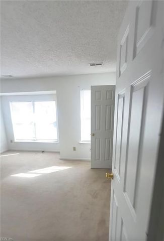 824 Nottaway DR, Chesapeake, VA 23320