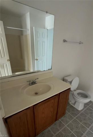 824 Nottaway DR, Chesapeake, VA 23320