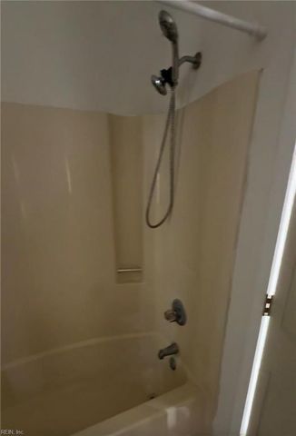 824 Nottaway DR, Chesapeake, VA 23320
