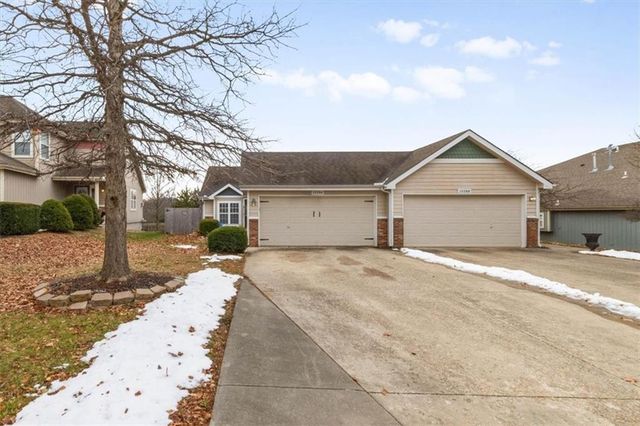 1528 Legend Trail Drive A, Lawrence, KS 66047