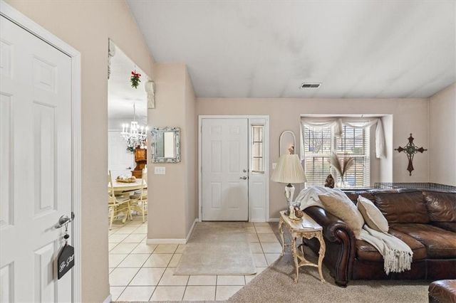 1528 Legend Trail Drive A, Lawrence, KS 66047