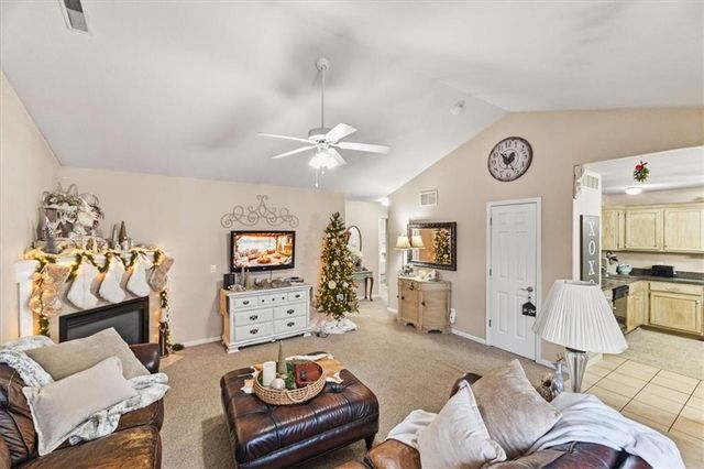 1528 Legend Trail Drive A, Lawrence, KS 66047