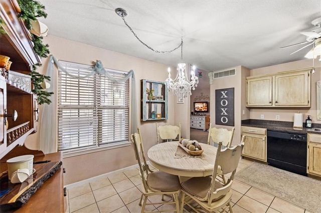 1528 Legend Trail Drive A, Lawrence, KS 66047