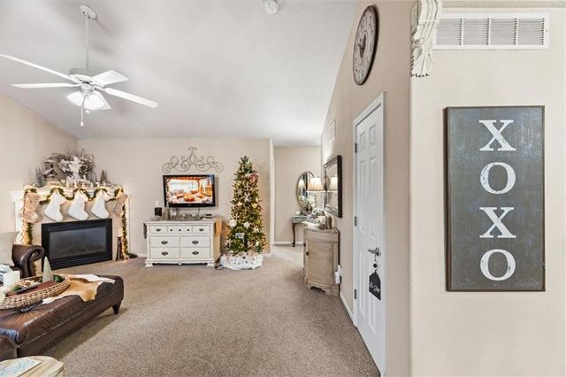 1528 Legend Trail Drive A, Lawrence, KS 66047