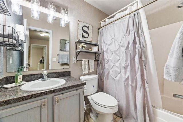 1528 Legend Trail Drive A, Lawrence, KS 66047