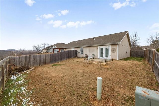 1528 Legend Trail Drive A, Lawrence, KS 66047