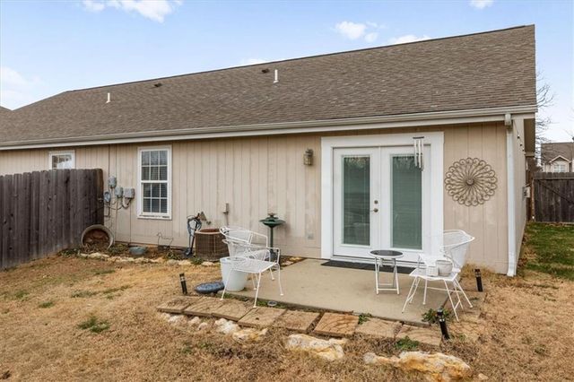 1528 Legend Trail Drive A, Lawrence, KS 66047