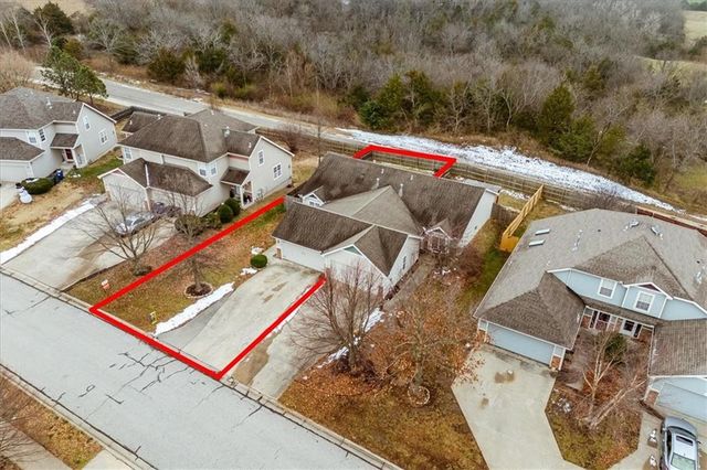 1528 Legend Trail Drive A, Lawrence, KS 66047