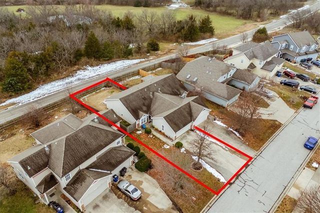 1528 Legend Trail Drive A, Lawrence, KS 66047