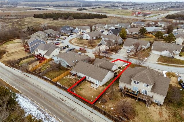 1528 Legend Trail Drive A, Lawrence, KS 66047