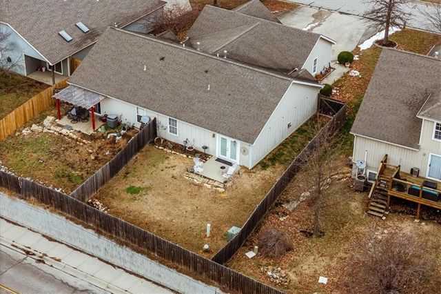 1528 Legend Trail Drive A, Lawrence, KS 66047