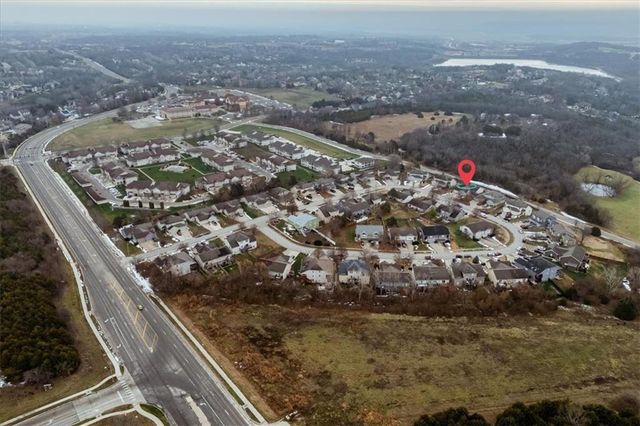 1528 Legend Trail Drive A, Lawrence, KS 66047