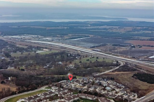 1528 Legend Trail Drive A, Lawrence, KS 66047