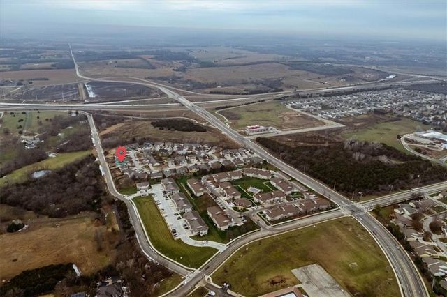 1528 Legend Trail Drive A, Lawrence, KS 66047