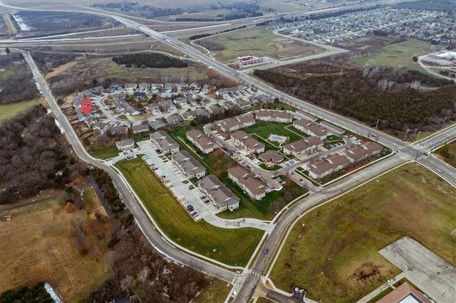 1528 Legend Trail Drive A, Lawrence, KS 66047