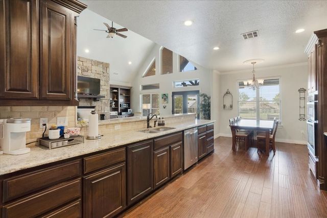 35 S Bob Jones Court, Pottsboro, TX 75076