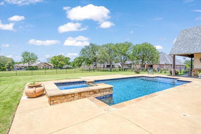 35 S Bob Jones Court, Pottsboro, TX 75076