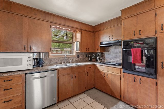 7859 E Newton Street, Tulsa, OK 74115