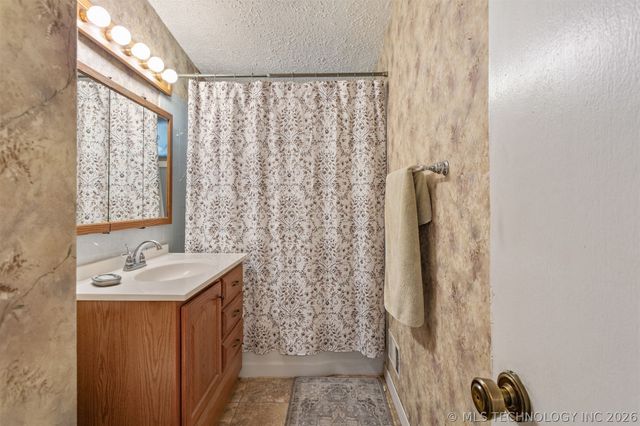 7859 E Newton Street, Tulsa, OK 74115