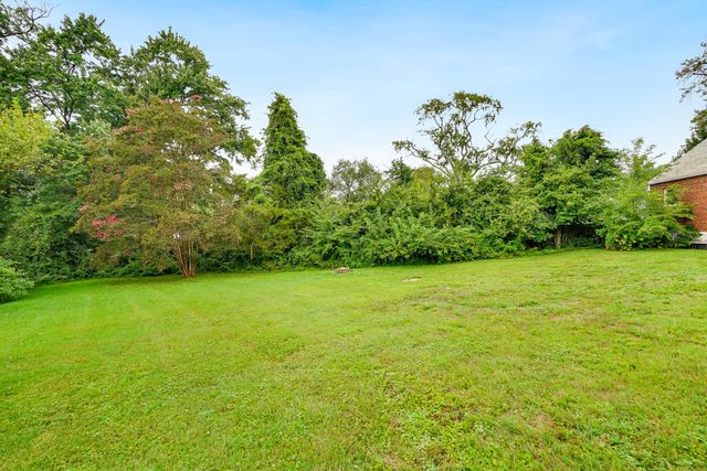 2926 IRVINGTON RD, Falls Church, VA 22042