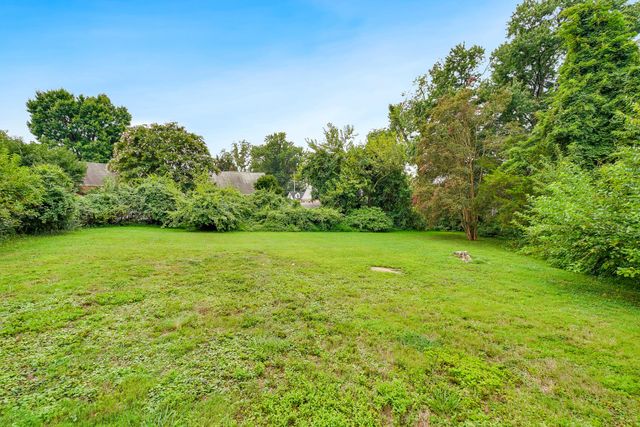 2926 IRVINGTON RD, Falls Church, VA 22042