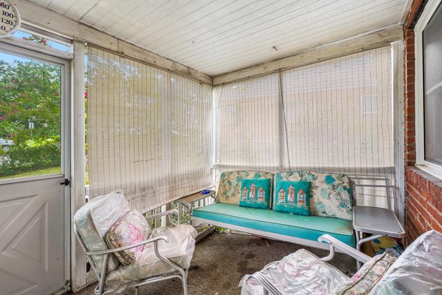 2926 IRVINGTON RD, Falls Church, VA 22042