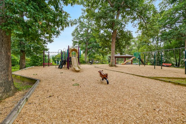 2926 IRVINGTON RD, Falls Church, VA 22042