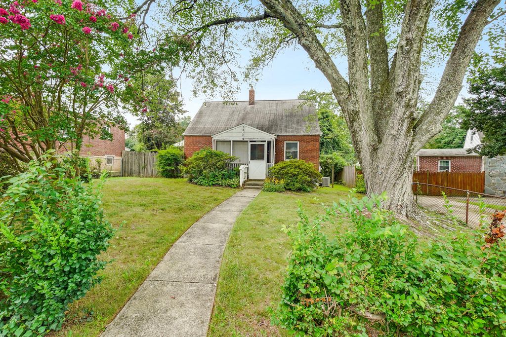 2926 IRVINGTON RD, Falls Church, VA 22042