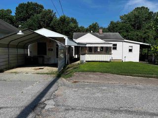 148 N Seminary Street, Bloomfield, IN 47424