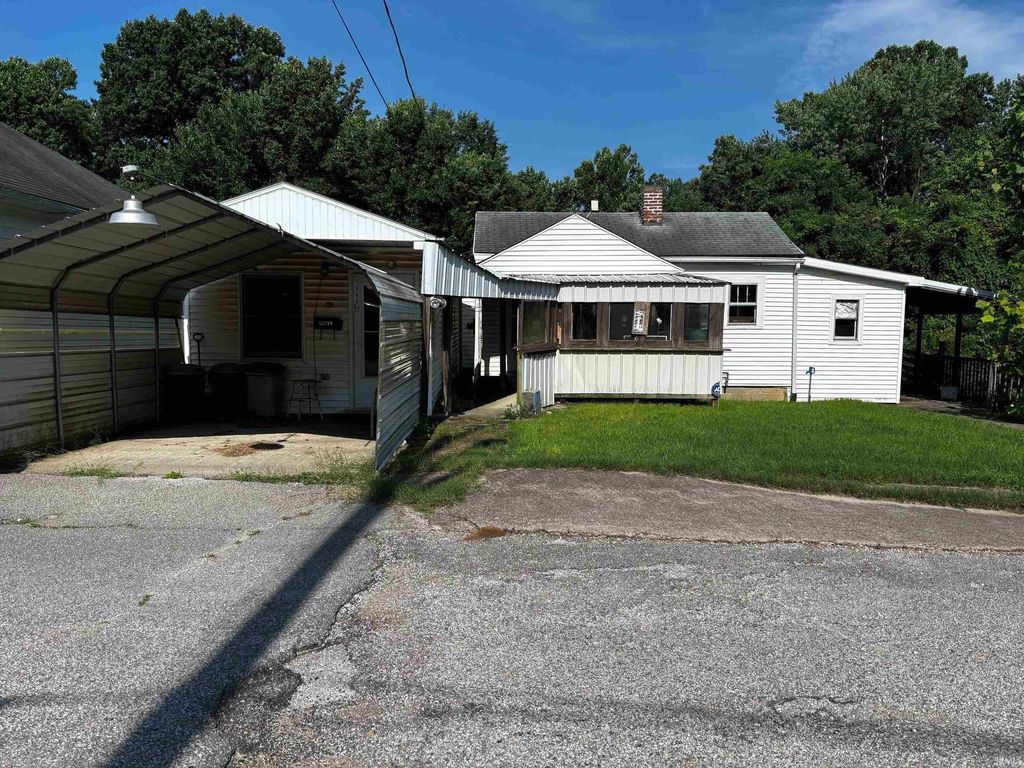 148 N Seminary Street, Bloomfield, IN 47424